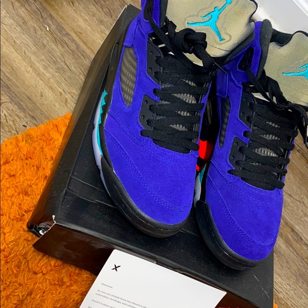 Jordan 5 Alternate grape